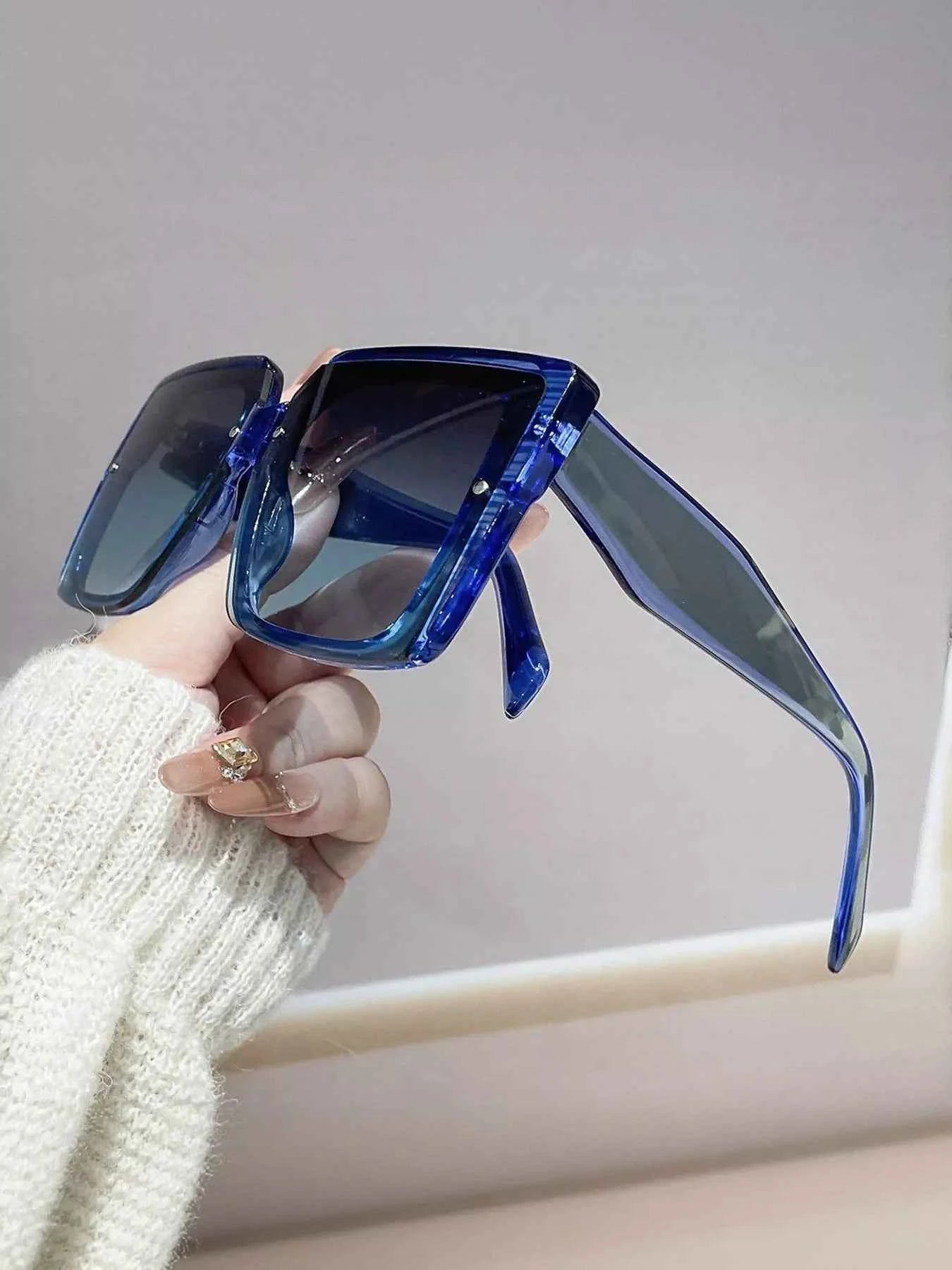 Oversized Gradient Square Sunglasses